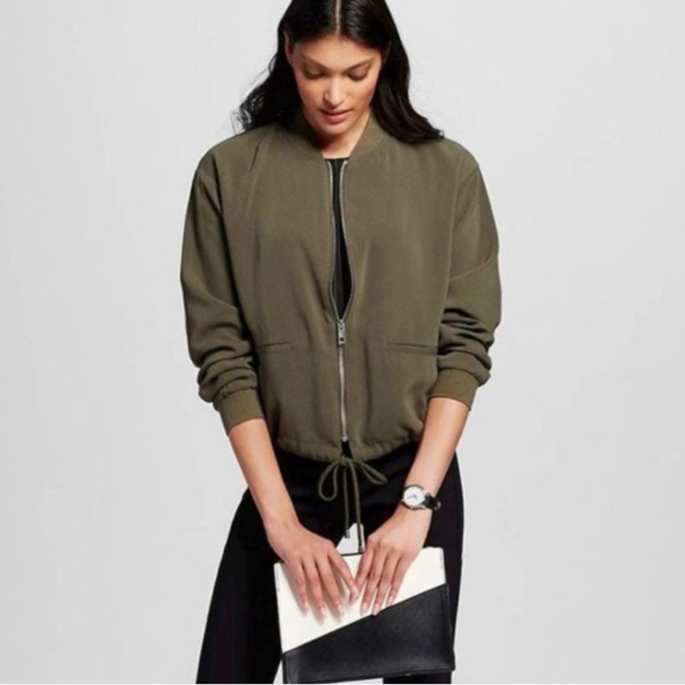 Gorgeous Who What Wear olive bomber jacket